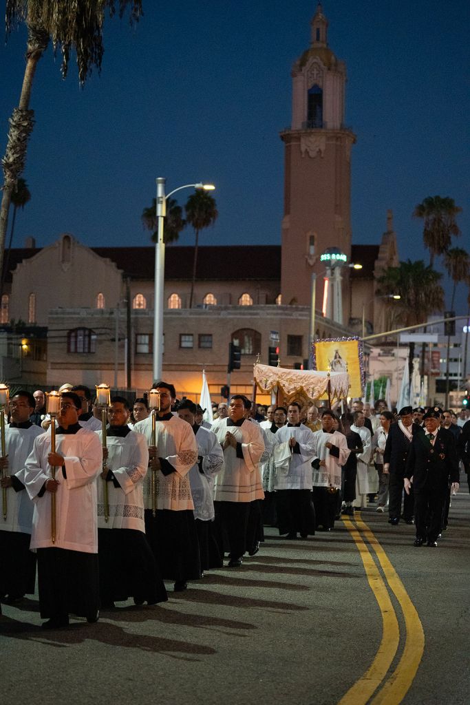 benefits of eucharistic adoration